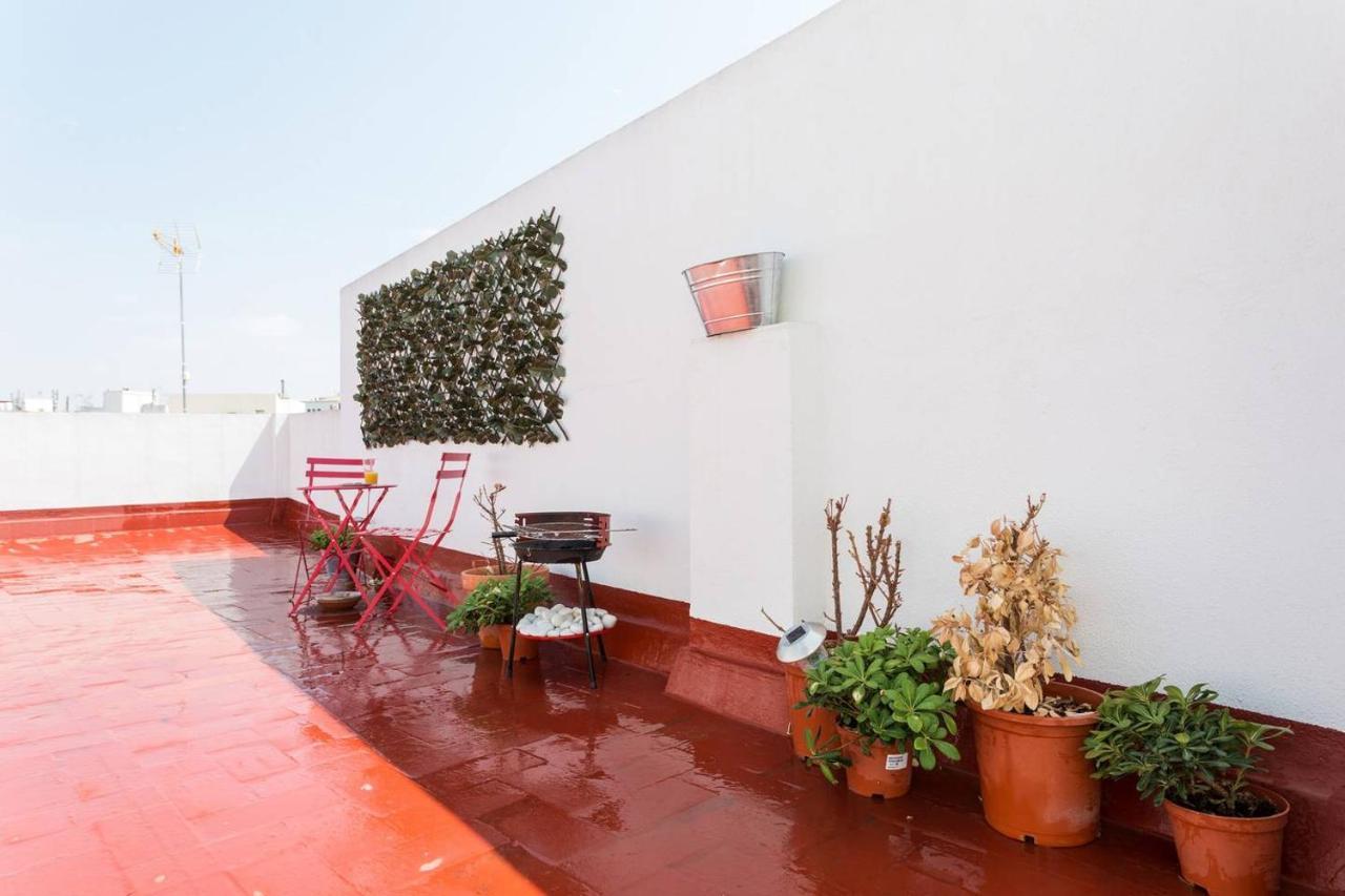 Serva La Bari Rooms Seville Exterior photo